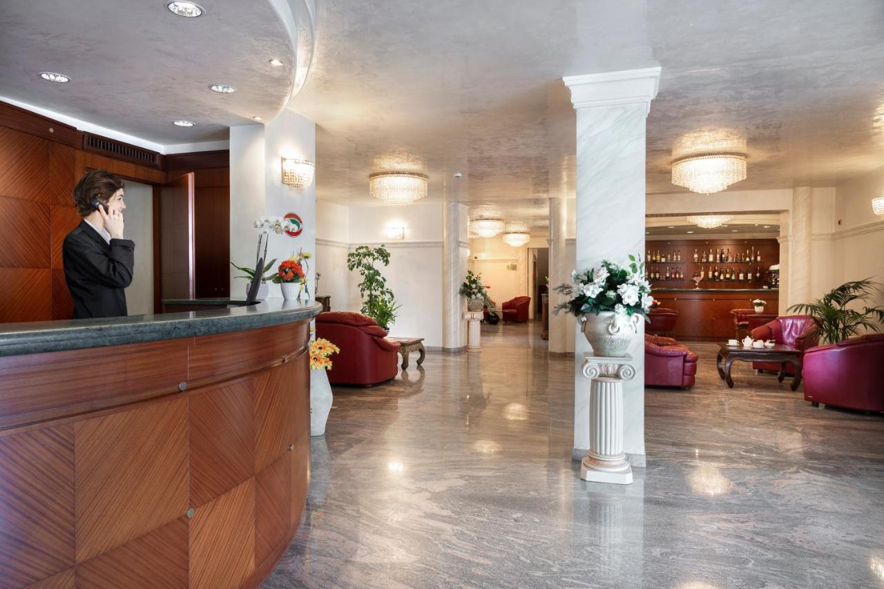 Hotel Gallia Palace Римини Экстерьер фото